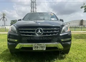 Mercedes-Benz M Class ML350 4dr SUV (3.5L 6cyl 7A) 2015 Black