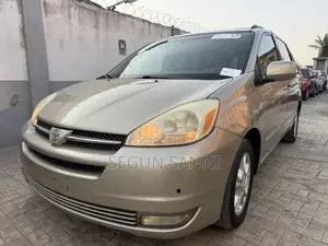 Toyota Sienna XLE Limited AWD 2005 Gold