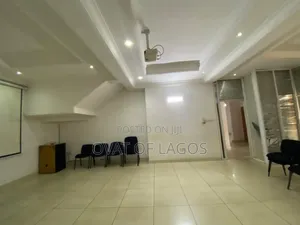 5bdrm Duplex in Lekki Phase 1 for rent