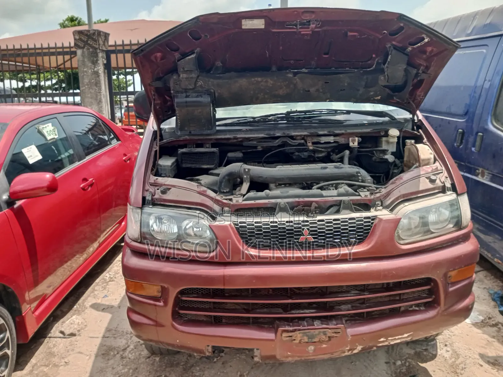 Mitsubishi Space Gear 2003 Red