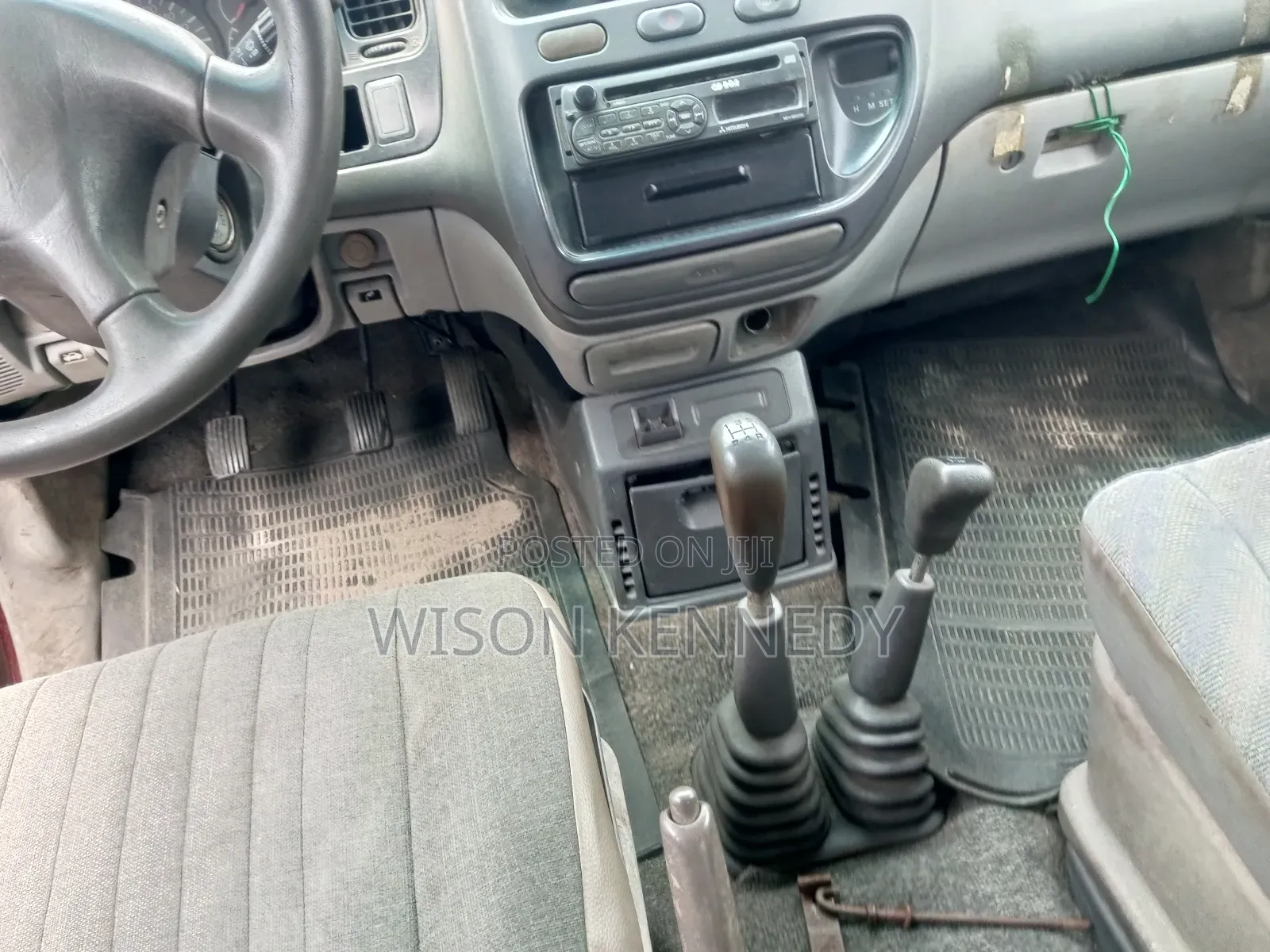 Mitsubishi Space Gear 2003 Red