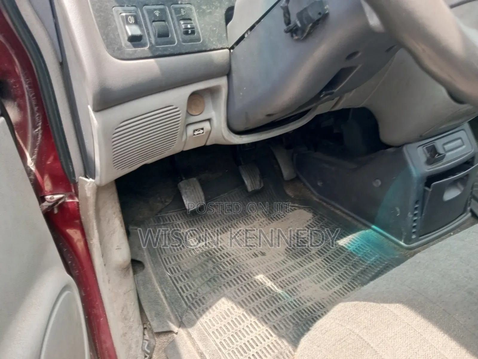 Mitsubishi Space Gear 2003 Red