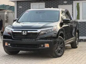Honda Ridgeline RTS FWD Crew Cab 125.2 in. WB 2017 Black