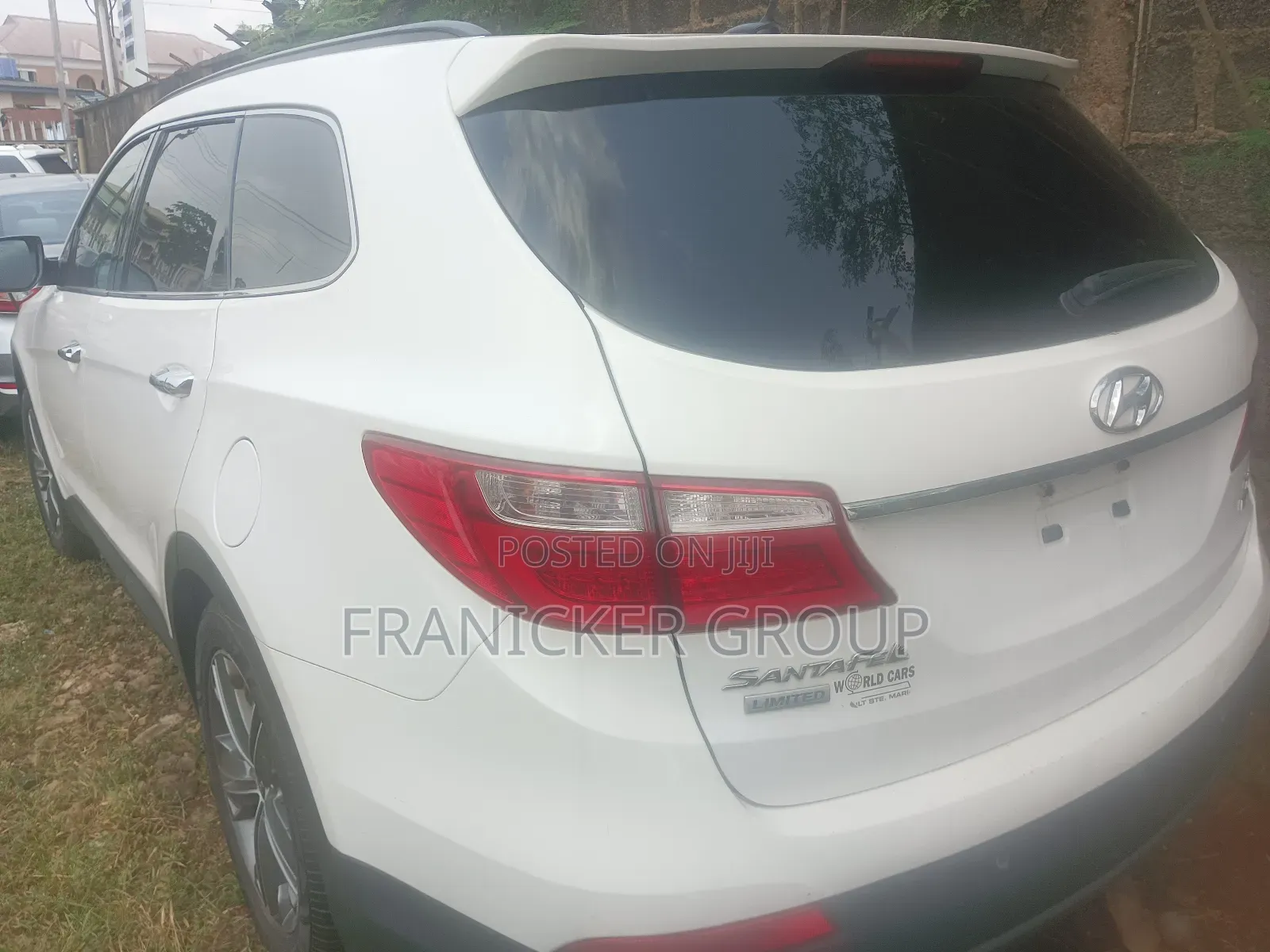Hyundai Santa Fe 2013 White