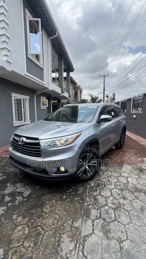 Toyota Highlander XLE V6 4x4 (3.5L 6cyl 6A) 2016 Gray