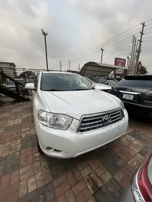 Toyota Highlander Limited 2010 White