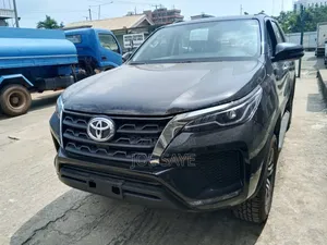 New Toyota Fortuner 2024 Black