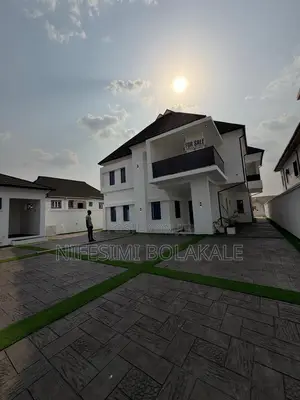 4bdrm Duplex in Olapade Agoro, for sale
