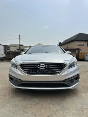 Hyundai Sonata Limited Sedan FWD (2.4L 4cyl 6A) 2016 Silver