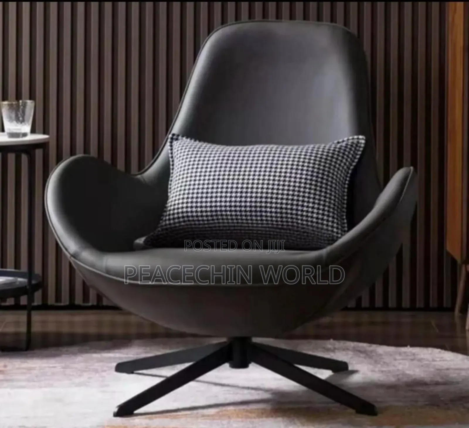 Accent Chair. Swivel
