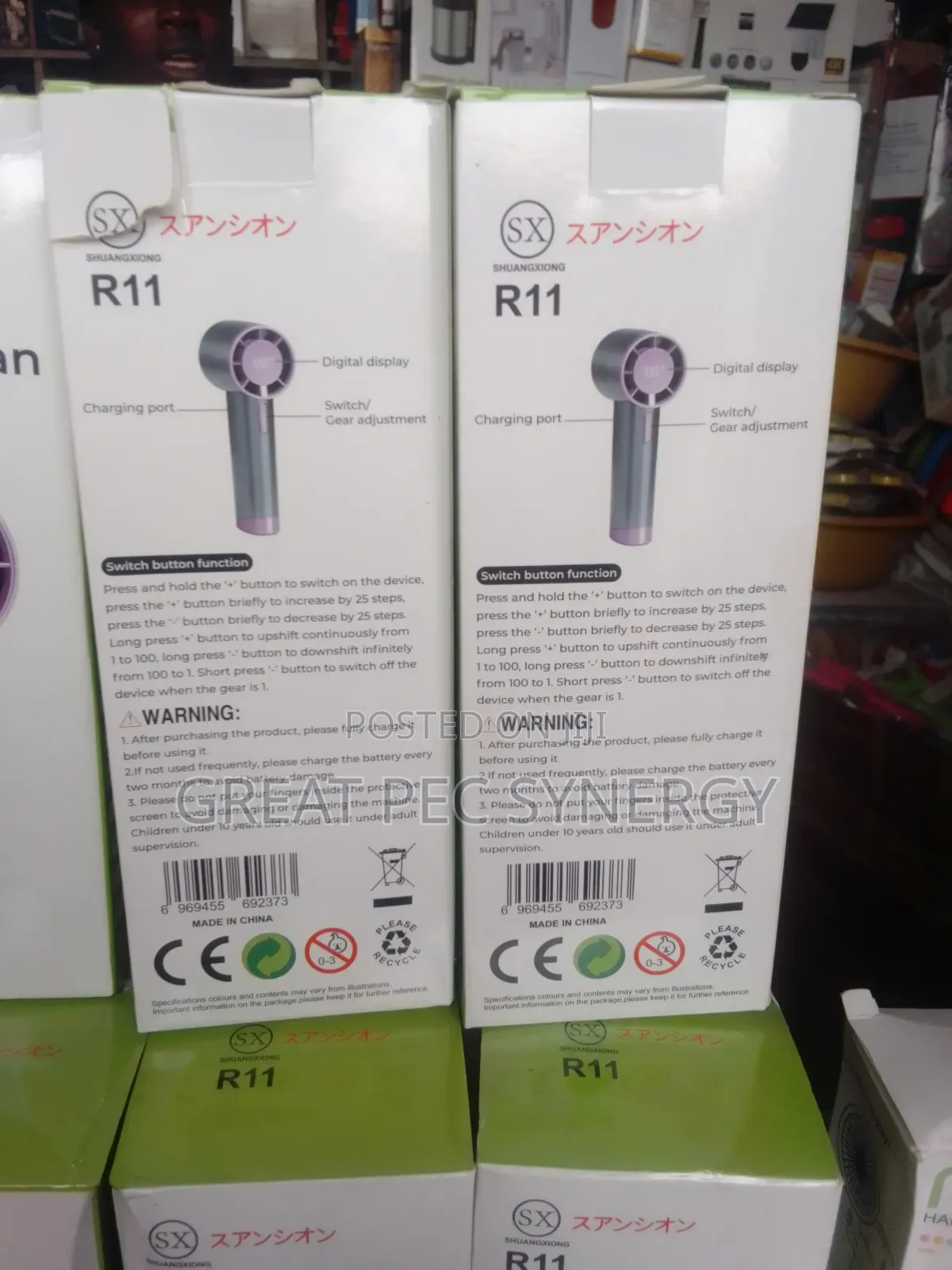 R11 Handheld Fan