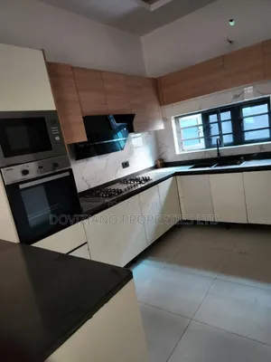 4bdrm Duplex in Lekki Phase 1 for rent