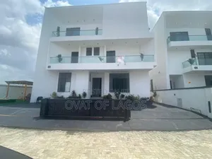 5bdrm Duplex in Chevron for sale
