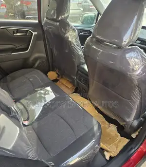Toyota RAV4 XLE Premium AWD 2020 Red