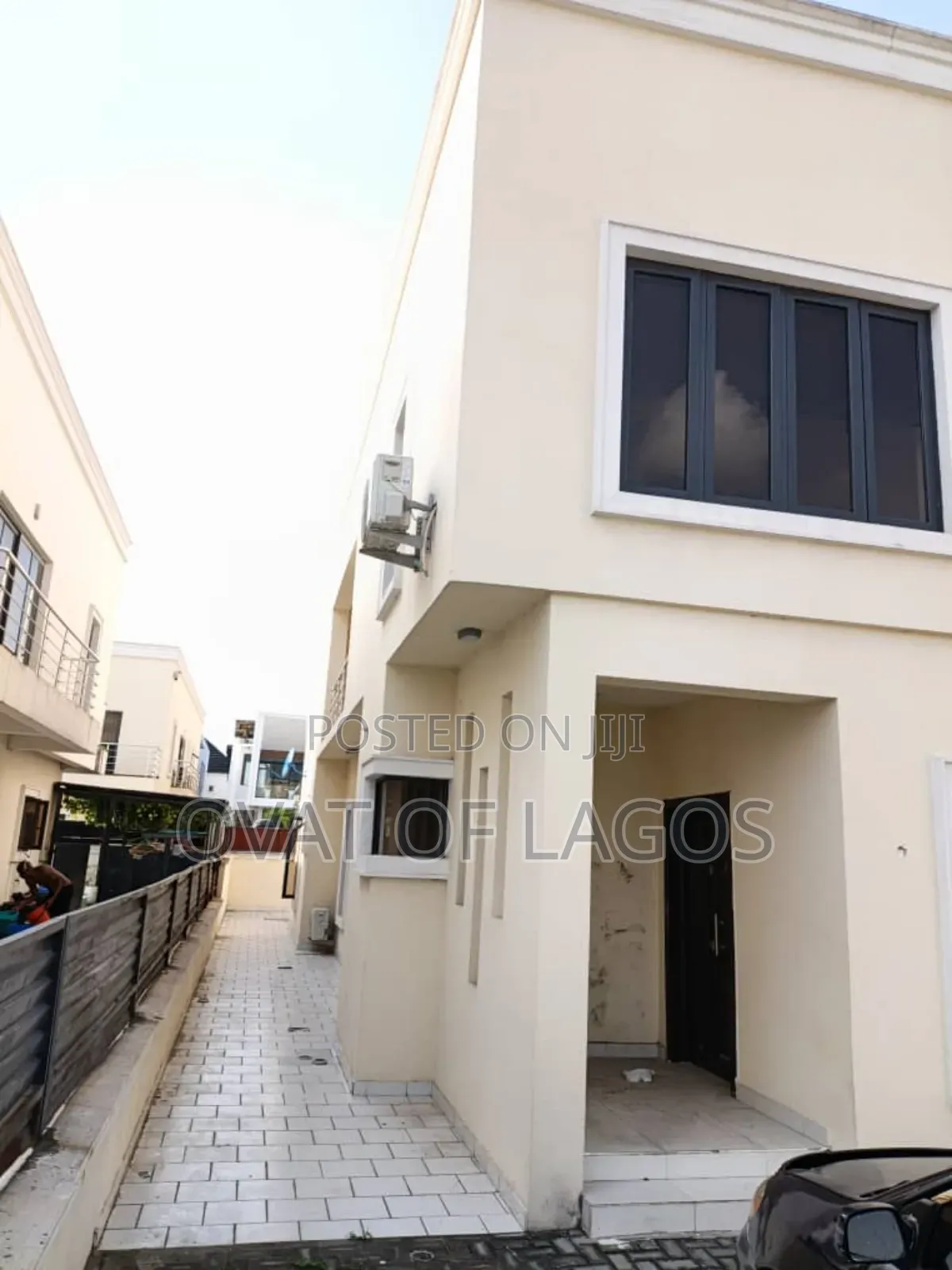 5bdrm Duplex in Chevron for rent