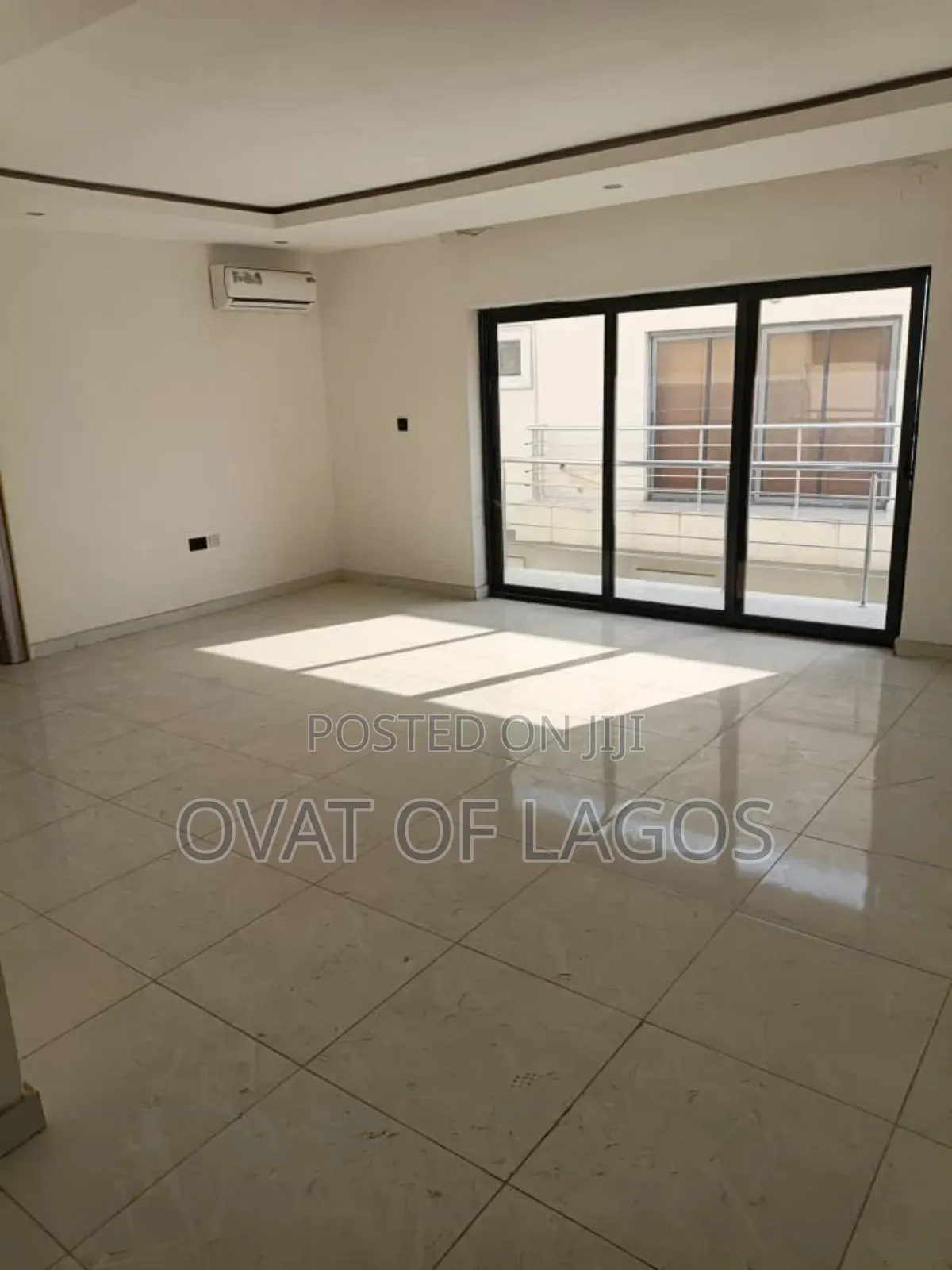 5bdrm Duplex in Chevron for rent