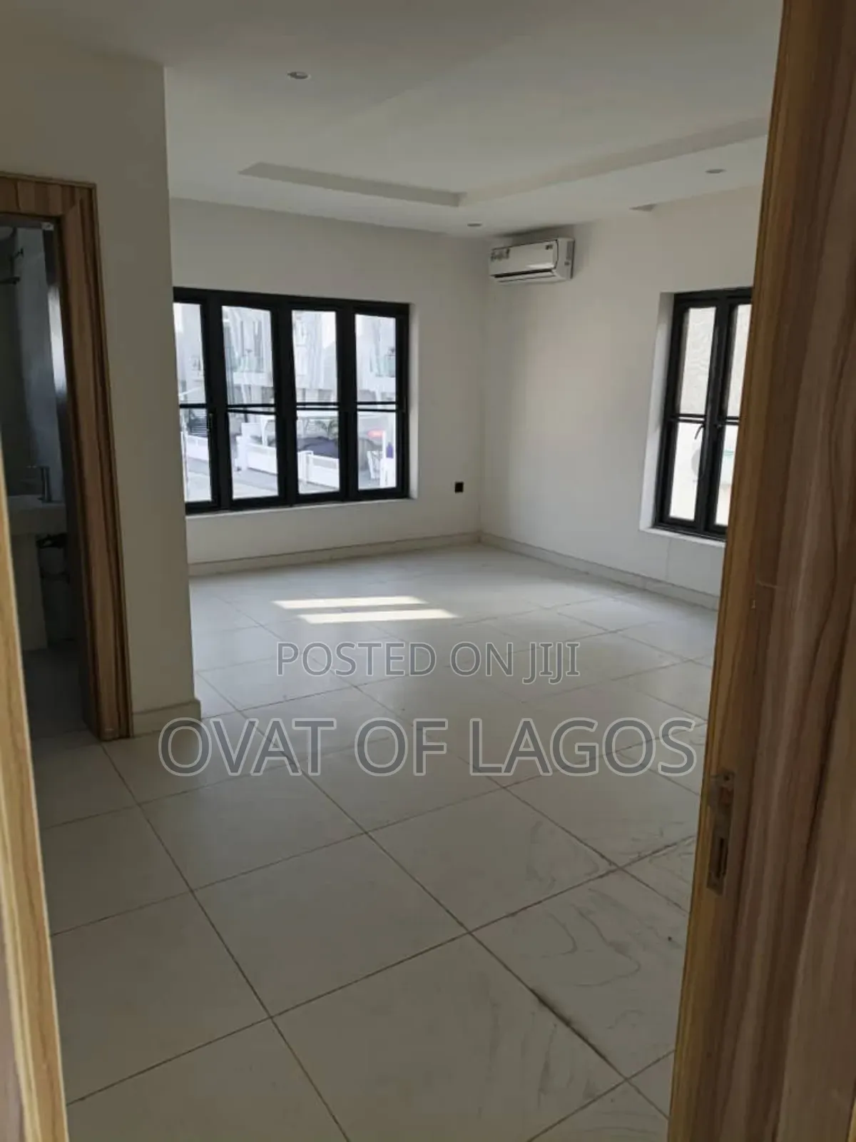 5bdrm Duplex in Chevron for rent