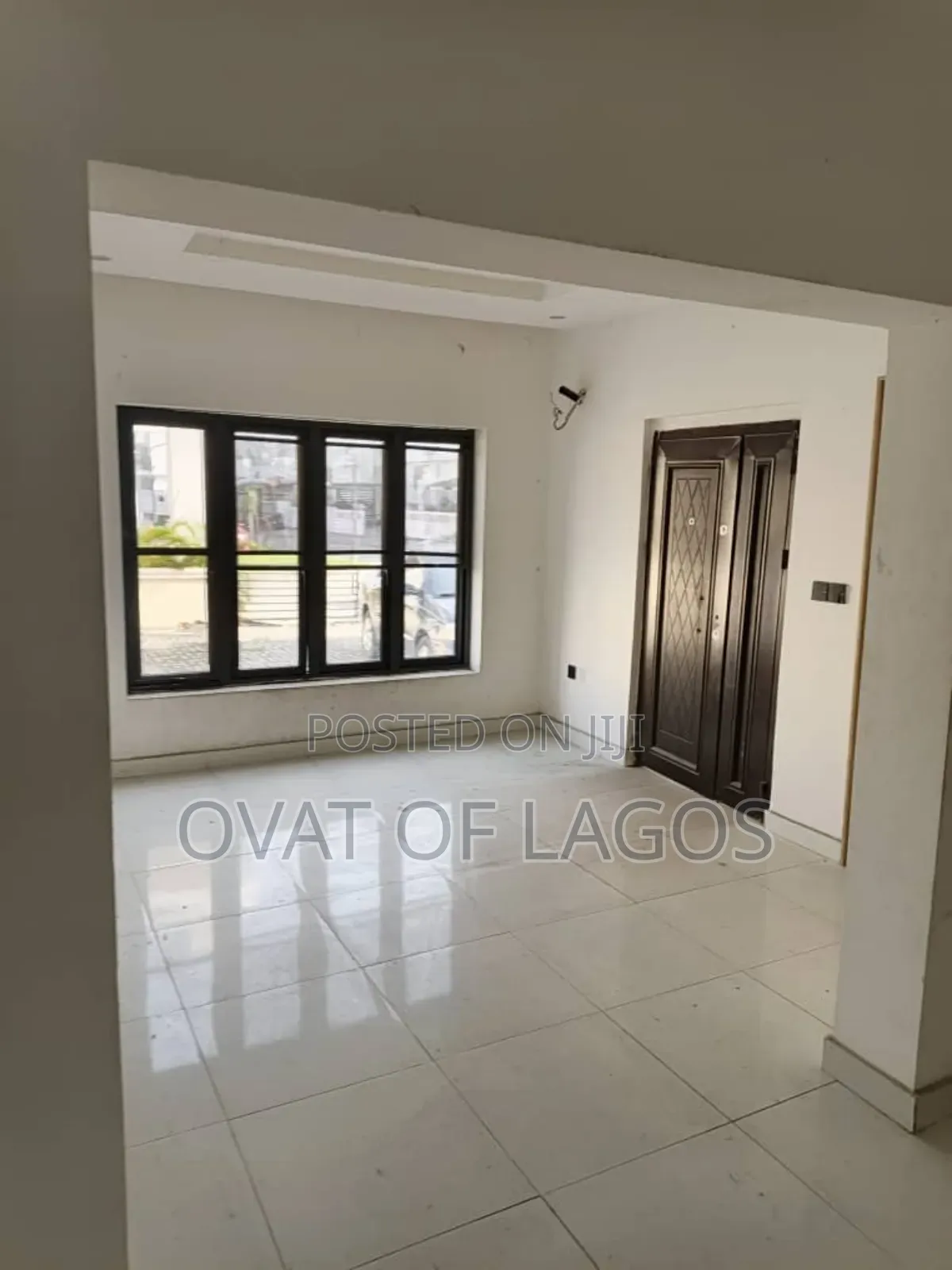 5bdrm Duplex in Chevron for rent