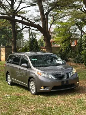 Toyota Sienna XLE 7 Passenger Mobility 2012 Gray