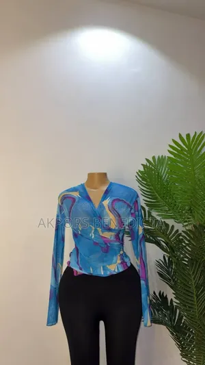 Mesh v-Neck Top
