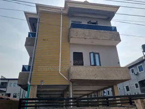 2bdrm Block of Flats in Ekpen, Phase 1 / Gbagada for rent