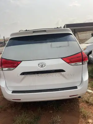 Toyota Sienna 2015 White