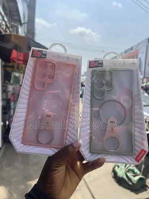 Fancy Pouch With Magsafe for Samsung and Apple