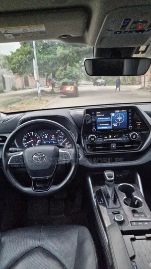 Toyota Highlander Limited AWD 2020 Red