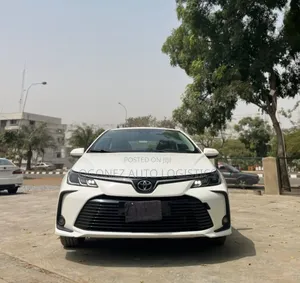 Toyota Corolla XSE 2023 White