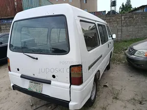 Mitsubishi L300 2004 White