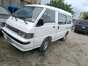 Mitsubishi L300 2004 White