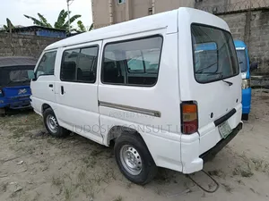 Mitsubishi L300 2004 White