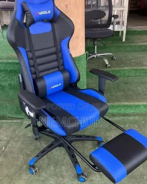 Ergonomic Gaming Chair With Footrest