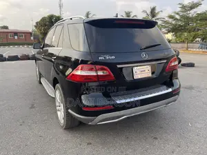 Mercedes-Benz M Class ML350 4MATIC 4dr SUV AWD (3.5L 6cyl 7A) 2014