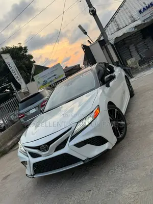 Toyota Camry XSE V6 FWD (3.5L 6cyl 8AM) 2018 White