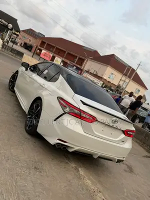 Toyota Camry XSE V6 FWD (3.5L 6cyl 8AM) 2018 White