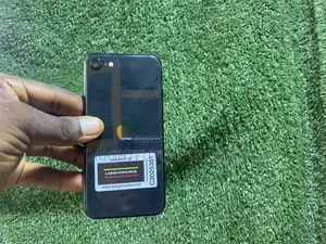 Apple iPhone SE (2020) 64 GB Black