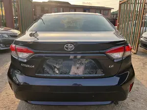 Toyota Corolla LE 2022 Blue