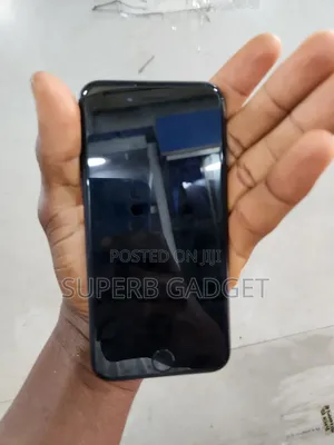 Apple iPhone 7 32 GB Black