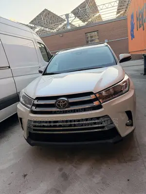 Toyota Highlander XLE 2019 White