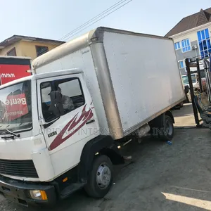 Mercedes Benz 814 Truck White