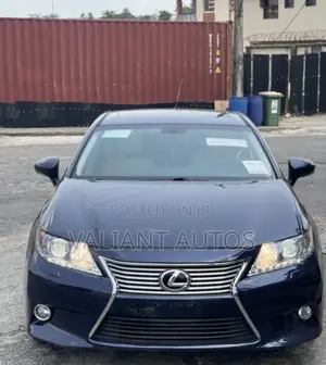 Lexus ES 2013 Blue