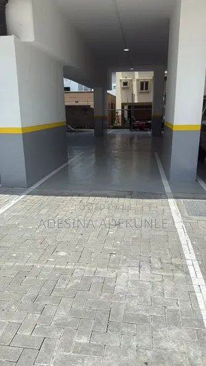 4bdrm Apartment in Banana Island for rent