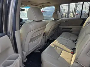 Honda Pilot EX 4dr SUV 4WD (3.5L 6cyl 5A) 2011 Gold
