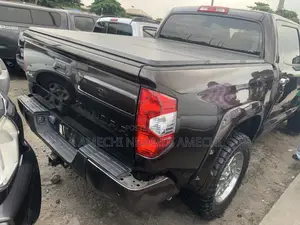 Toyota Tundra Limited 5.7L V8 4x2 Double Cab 6.6 ft. box 145.7 in. WB