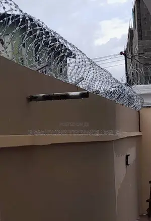 Stainless And Galvanized Razor Wire
