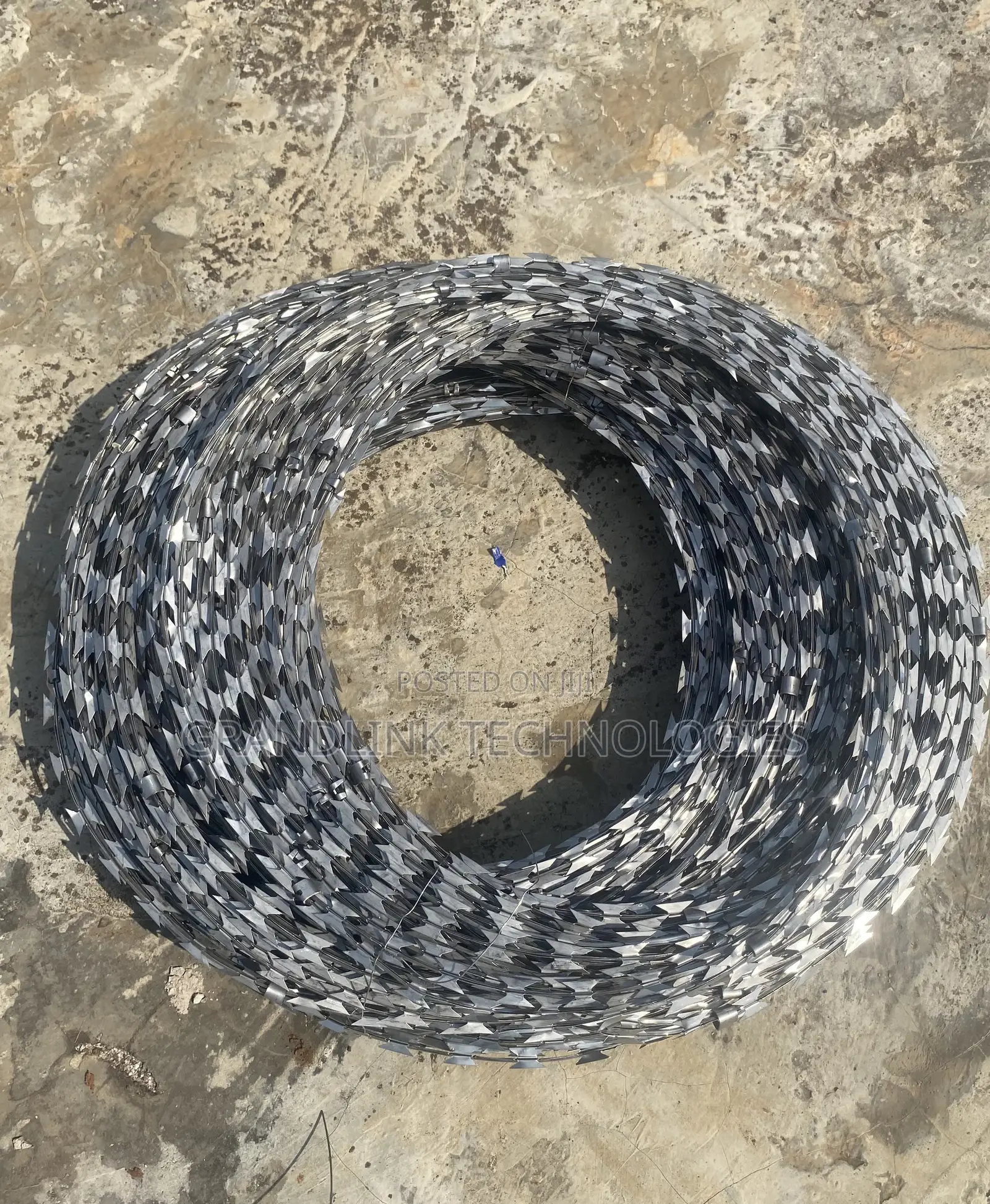Stainless And Galvanized Razor Wire