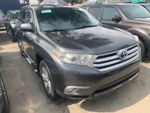 Toyota Highlander Limited 3.5l 4WD 2013 Gray