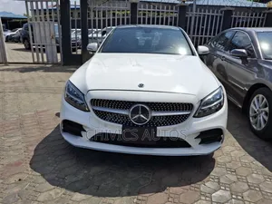 Mercedes-Benz C300 2021 White