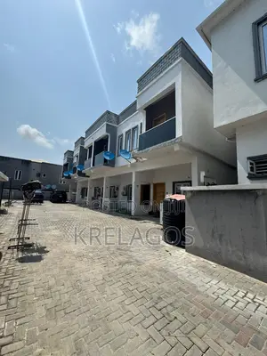 3bdrm Duplex in Ikota for sale